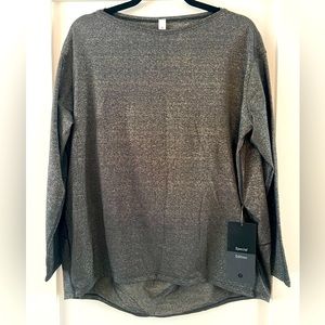 NWT Lululemon Special Edition Back In Action Long Sleeve Black Gold Metallic 8